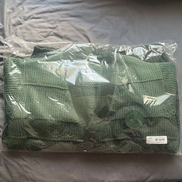 Kith x BMW 2022 Cardigan - Picture 2 of 4